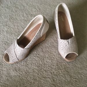 Khaki Toms Wedge